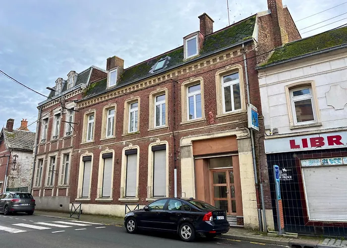 Apartment Rdc, Calme, Centre Ville, 3 Personnes, Cour, 2
